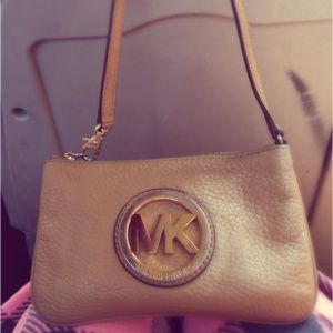 Michael kors wristlet